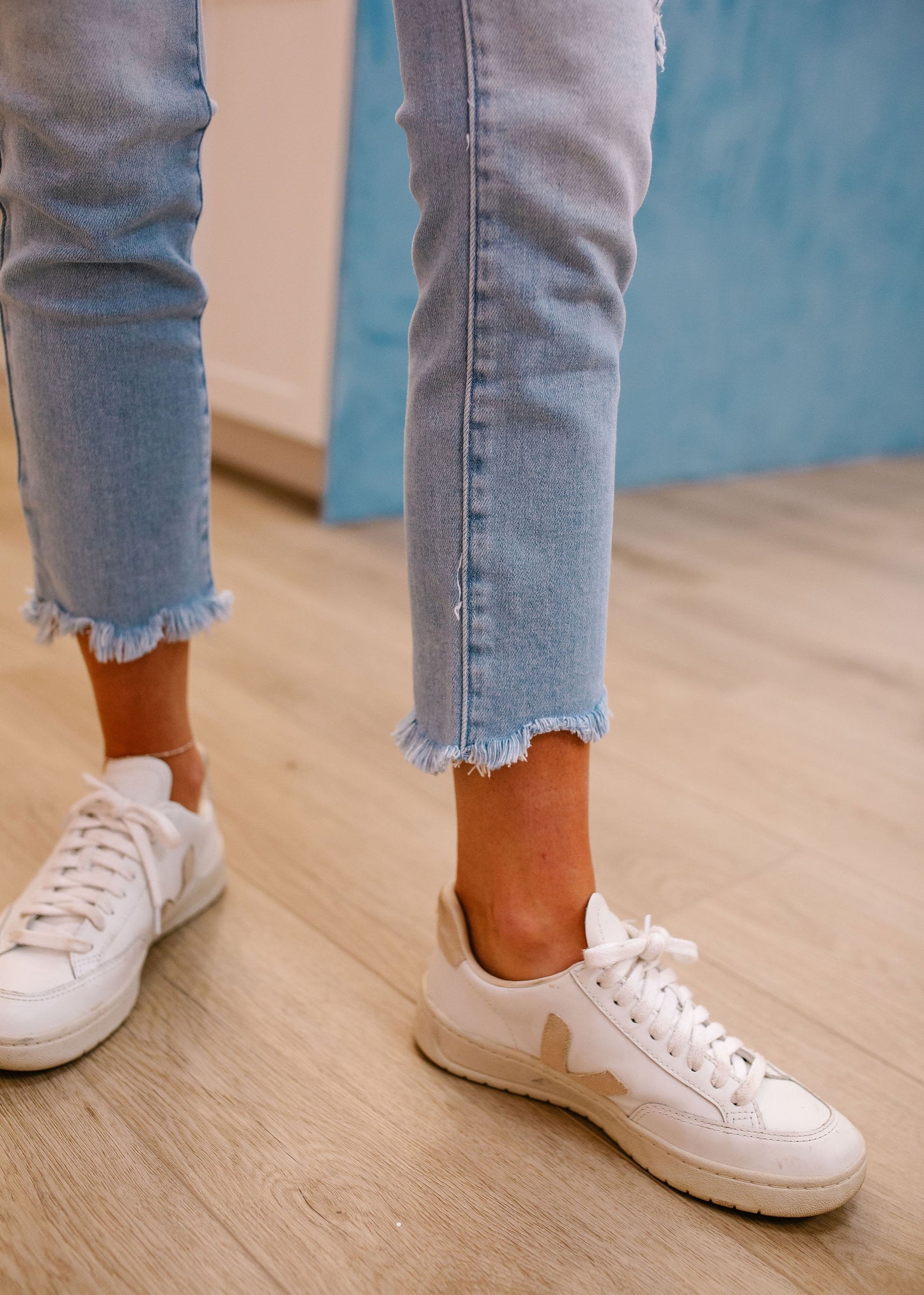 HR Skinny With Uneven HEM